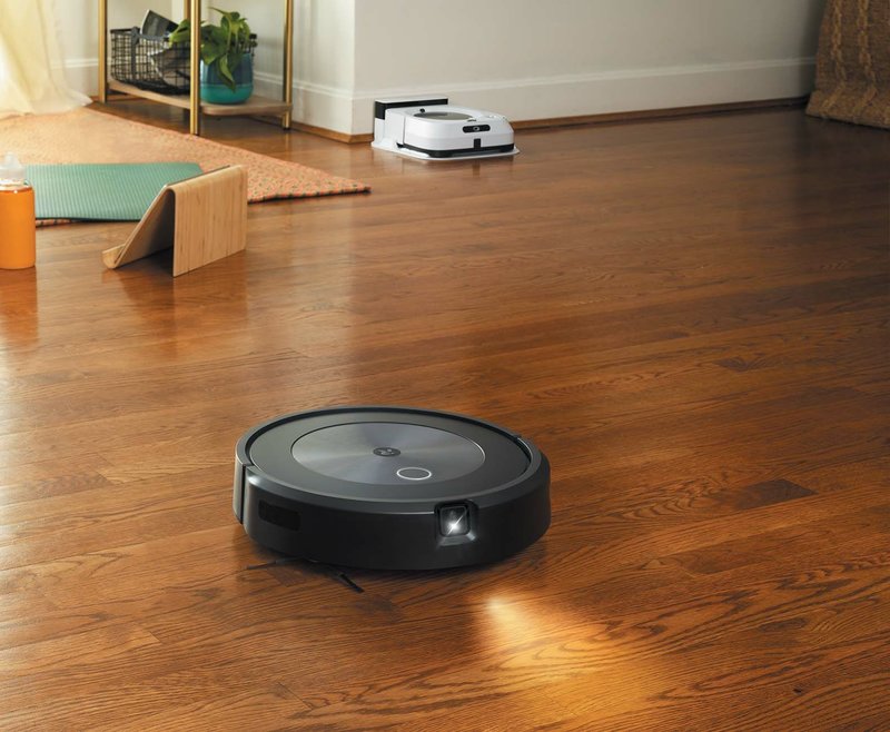 Roomba j7+